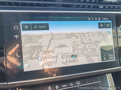 Used 2022 Audi Q8 Premium Plus image 16