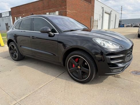 Used 2016 Porsche Macan Turbo image 4
