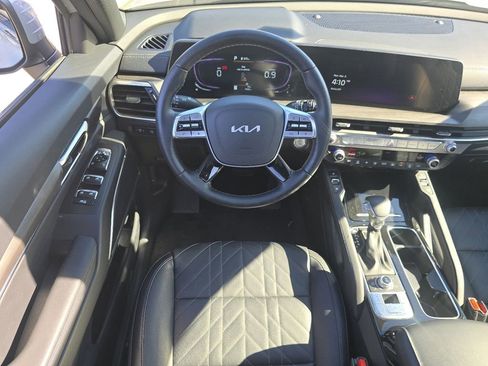 Used 2025 Kia Telluride AWD image 24