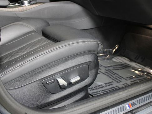 Used 2023 BMW 530e w/ M Sport Package image 15