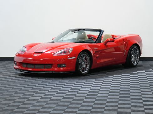 Used 2006 Chevrolet Corvette Convertible w/ Preferred Equipment Group image 3