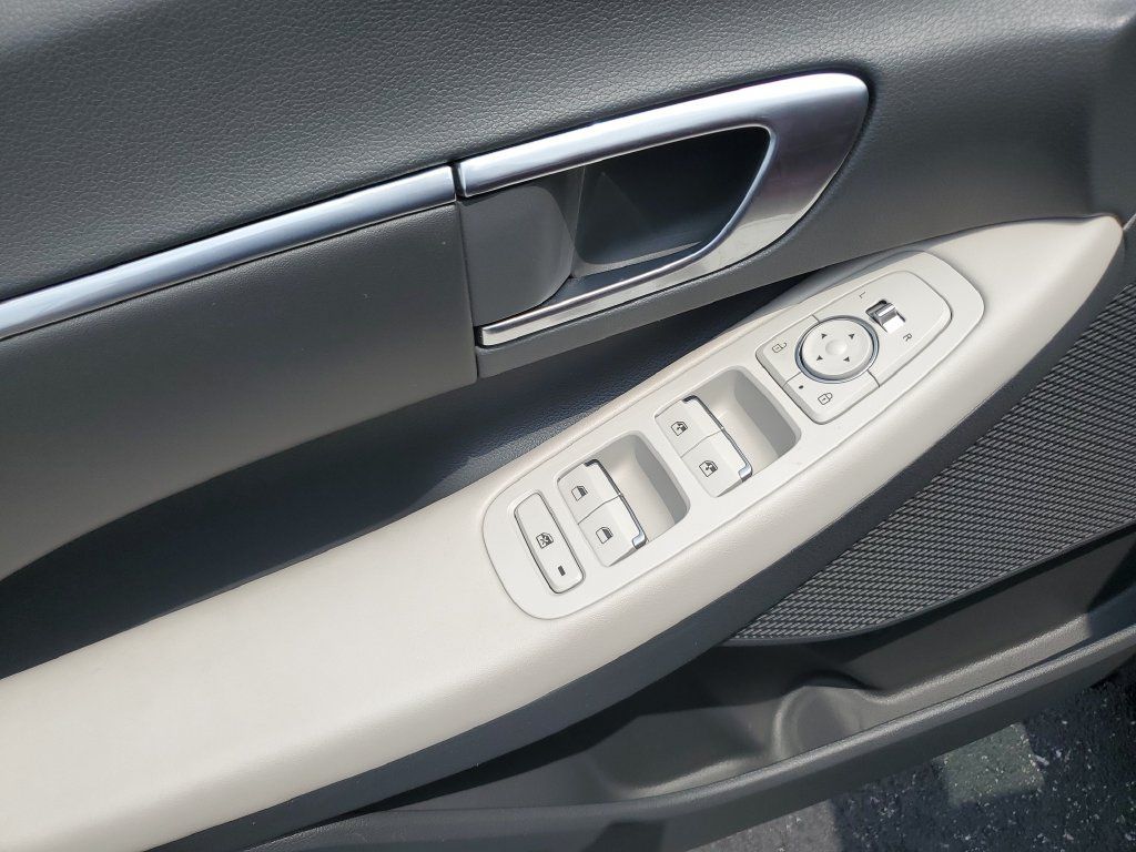 Used 2023 Hyundai Sonata SEL w/ Preferred Accessory Package FWD image 18