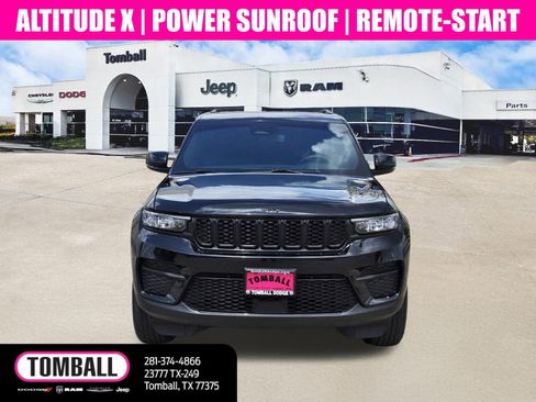 Used 2024 Jeep Grand Cherokee Altitude image 2