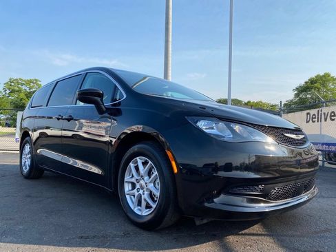 Used 2023 Chrysler Voyager LX FWD image 30