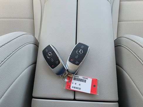 Used 2025 Mercedes-Benz GLE 450e 4MATIC image 23