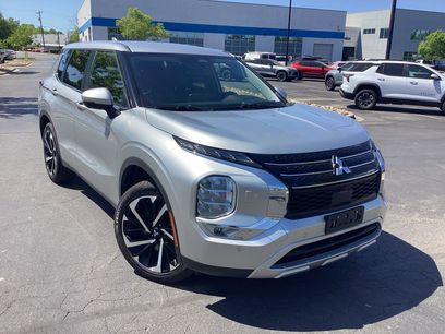 Used 2024 Mitsubishi Outlander SE Black Edition