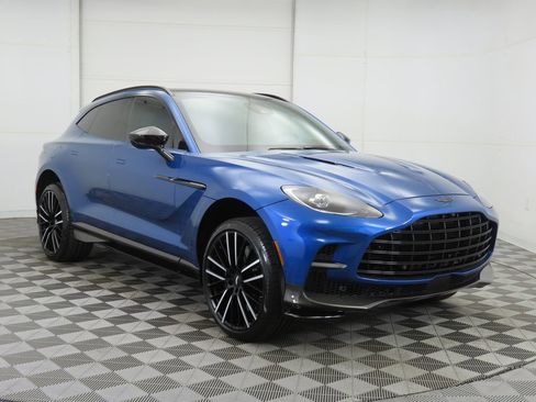 Used 2023 Aston Martin DBX 707 image 3