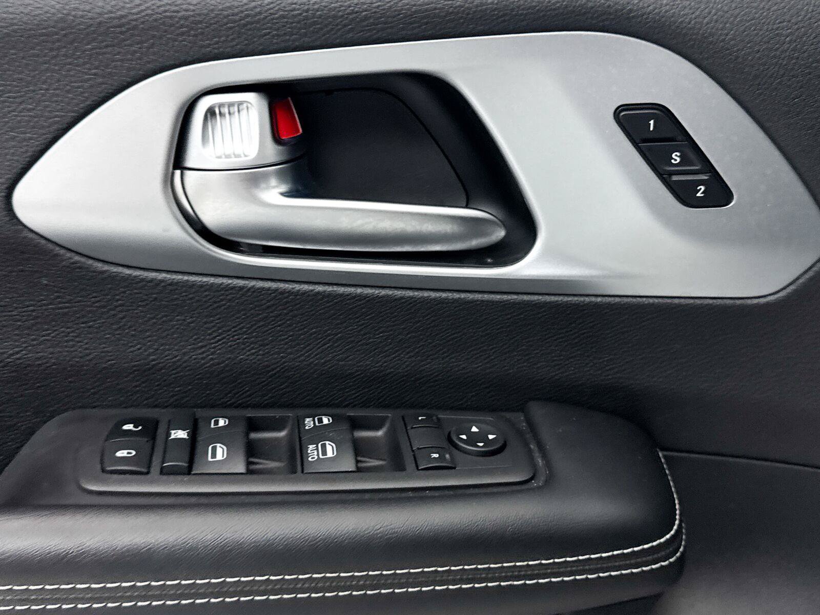 Used 2022 Chrysler Pacifica Touring-L w/ S Appearance Package FWD image 24