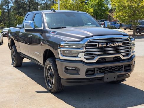 Used 2026 RAM 2500 Laramie AWD/4WD image 3