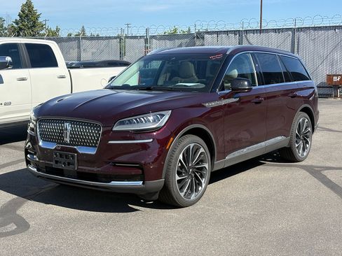 Used 2023 Lincoln Aviator Reserve w/ Equipment Group 201A AWD/4WD image 3