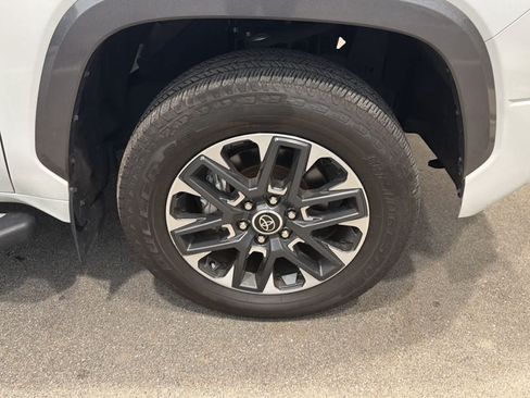Used 2024 Toyota Tundra Limited AWD/4WD image 23