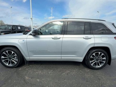 Used 2023 Jeep Grand Cherokee L Limited AWD/4WD image 5