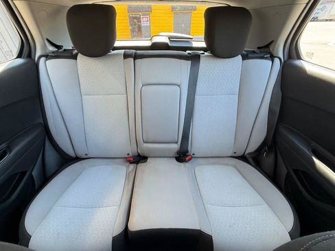Used 2020 Chevrolet Trax LS FWD image 17