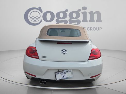 Used 2013 Volkswagen Beetle 2.5 FWD image 4