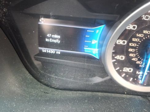 Used 2015 Ford Explorer XLT w/ Equipment Group 202B AWD/4WD image 23