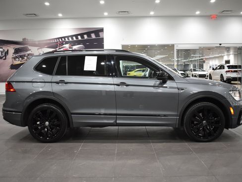 Used 2020 Volkswagen Tiguan SE R-Line AWD/4WD image 10