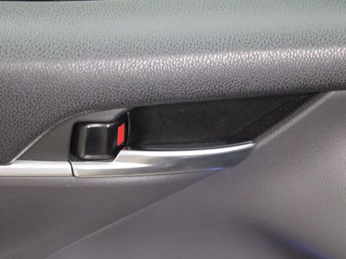 Used 2023 Toyota Camry LE w/ Convenience Package image 18