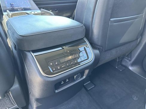 Used 2025 INFINITI QX80 Sensory AWD/4WD image 34