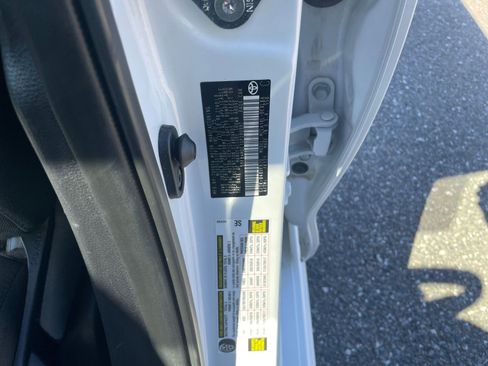 Used 2025 Toyota Corolla LE image 27