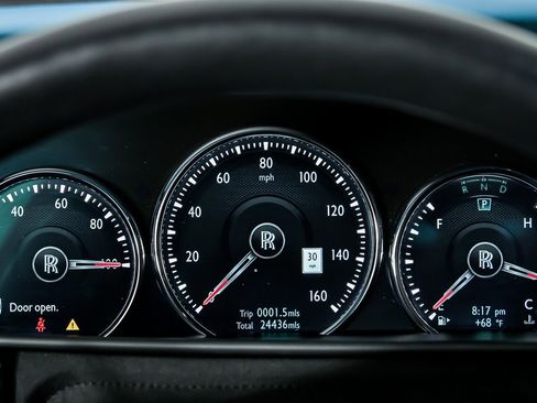 Used 2023 Rolls-Royce Cullinan Black Badge w/ Driver's Package image 30