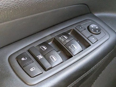 Used 2020 Jeep Grand Cherokee Altitude image 21