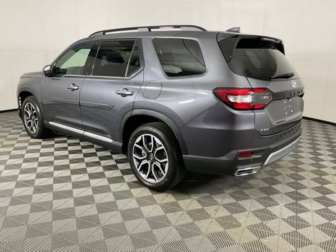Used 2025 Honda Pilot Elite image 4