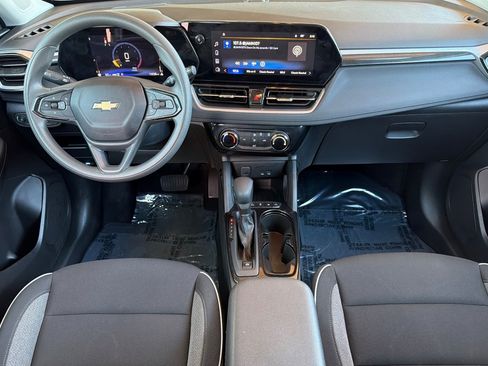 Used 2025 Chevrolet TrailBlazer LT AWD/4WD image 14