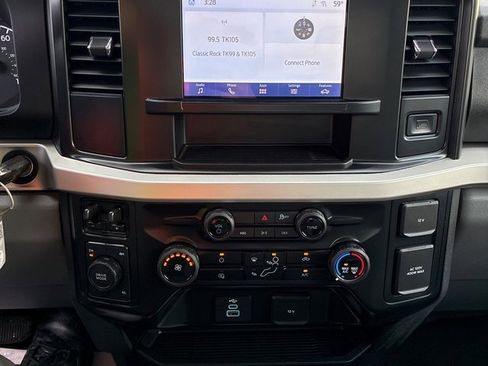 Used 2025 Ford F350 XLT image 19