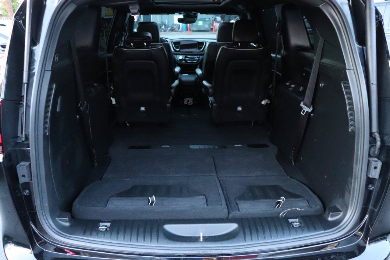 Used 2025 Chrysler Pacifica Limited FWD image 58