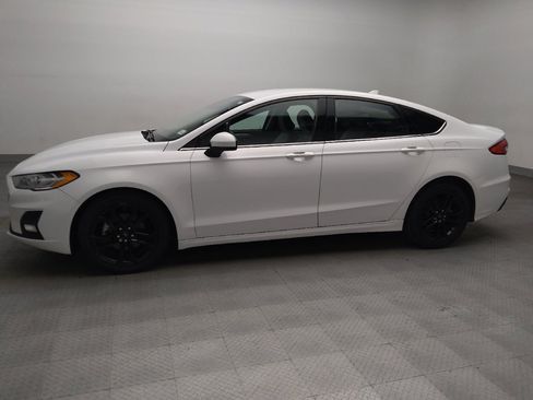Used 2020 Ford Fusion SE w/ Equipment Group 151A FWD image 2