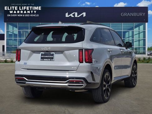 Certified 2023 Kia Sorento SX AWD/4WD image 5
