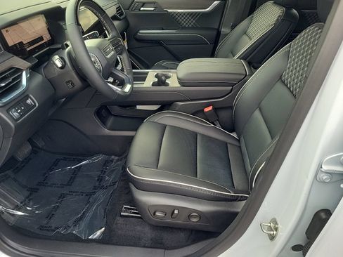New 2026 GMC Acadia Denali w/ Super Cruise Package FWD image 9