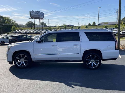 Used 2016 Cadillac Escalade ESV Premium AWD/4WD image 4
