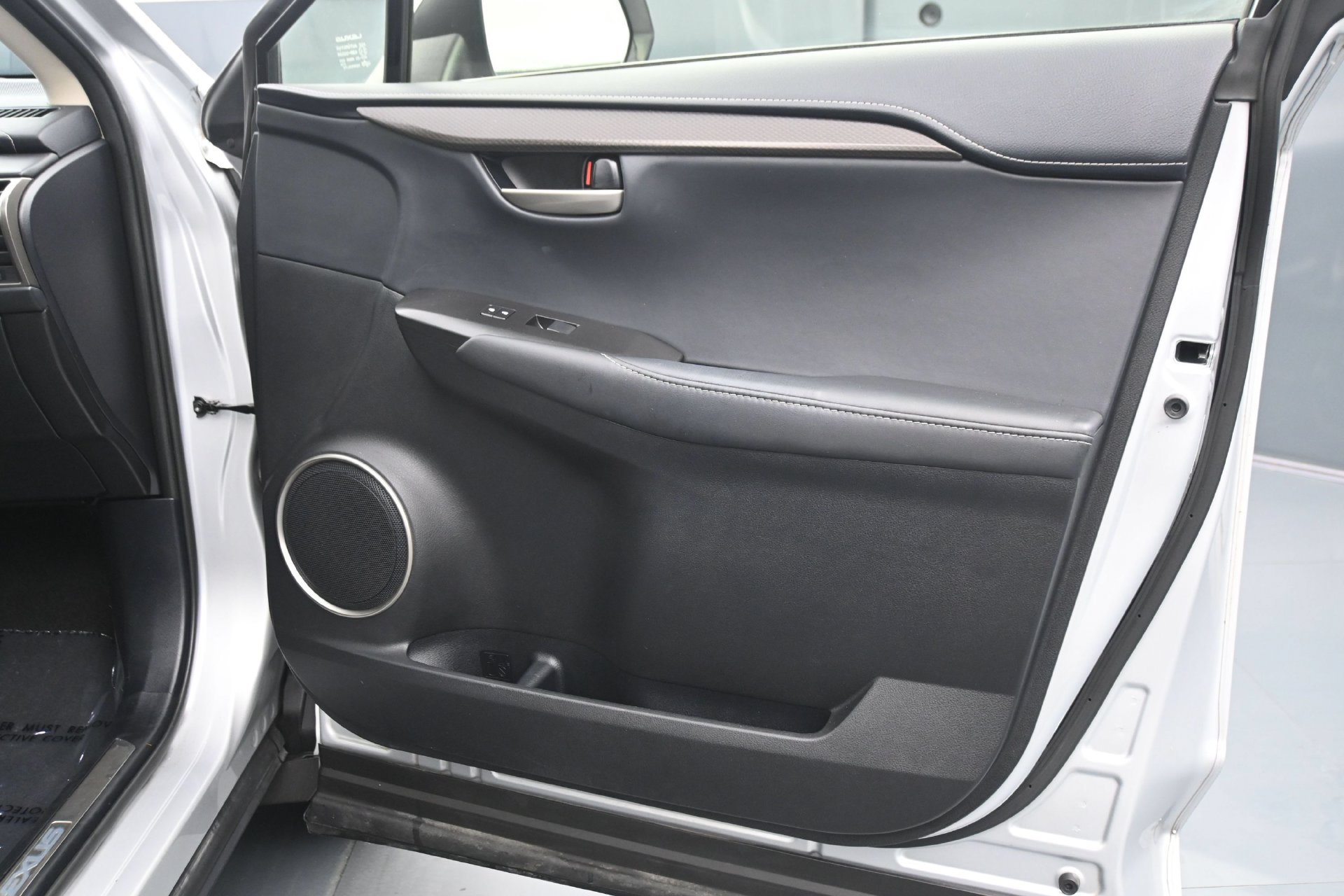 Used 2015 Lexus NX 200t AWD w/ Premium Package image 12