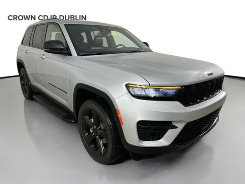 Certified 2023 Jeep Grand Cherokee Altitude AWD/4WD image 3
