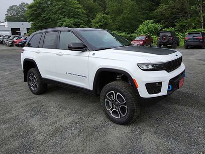 New 2024 Jeep Grand Cherokee Trailhawk w/ Advanced Protech Group II