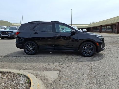 Used 2022 Chevrolet Equinox RS w/ RS Leather Package AWD/4WD image 6