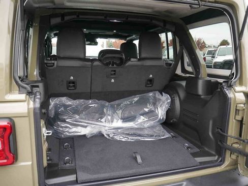 New 2026 Jeep Wrangler Unlimited Rubicon w/ Steel Bumper Group AWD/4WD image 9