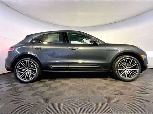 Certified 2026 Porsche Macan AWD/4WD image 8