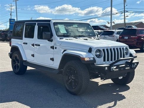 Used 2020 Jeep Wrangler Unlimited Sahara image 8
