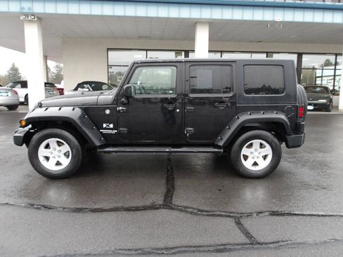 Used 2009 Jeep Wrangler Unlimited X w/ Dual Top Group AWD/4WD image 2