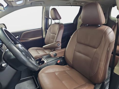 Used 2015 Toyota Sienna Limited Premium FWD image 18