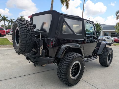 Used 2014 Jeep Wrangler Sahara w/ Connectivity Group AWD/4WD image 4