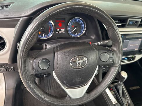 Used 2018 Toyota Corolla LE image 6