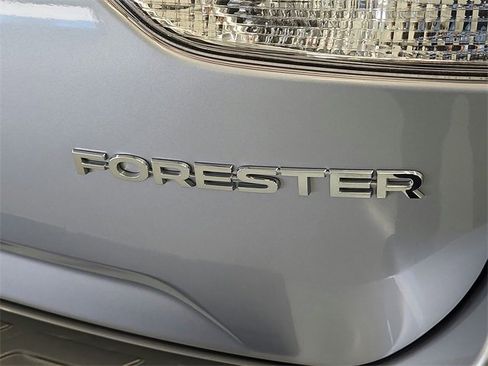 Used 2021 Subaru Forester Premium image 34