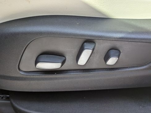 Used 2022 Cadillac XT5 Sportv w/ LPO, ONYX Package image 13