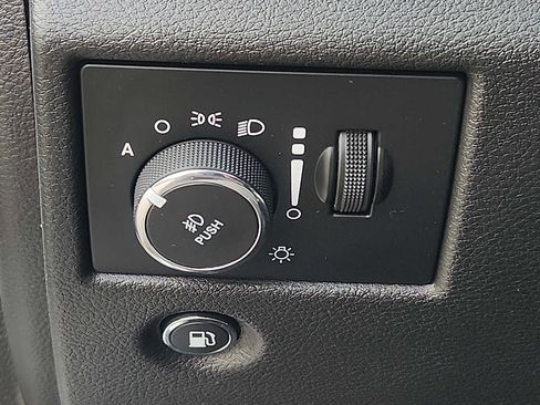 Certified 2018 Jeep Grand Cherokee Limited AWD/4WD image 25