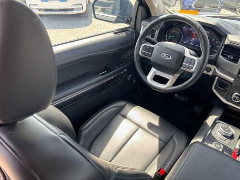 Used 2024 Ford Expedition Max XLT image 14
