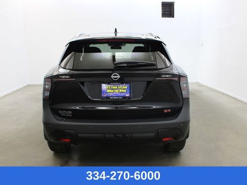 New 2026 Nissan Kicks SR image 3