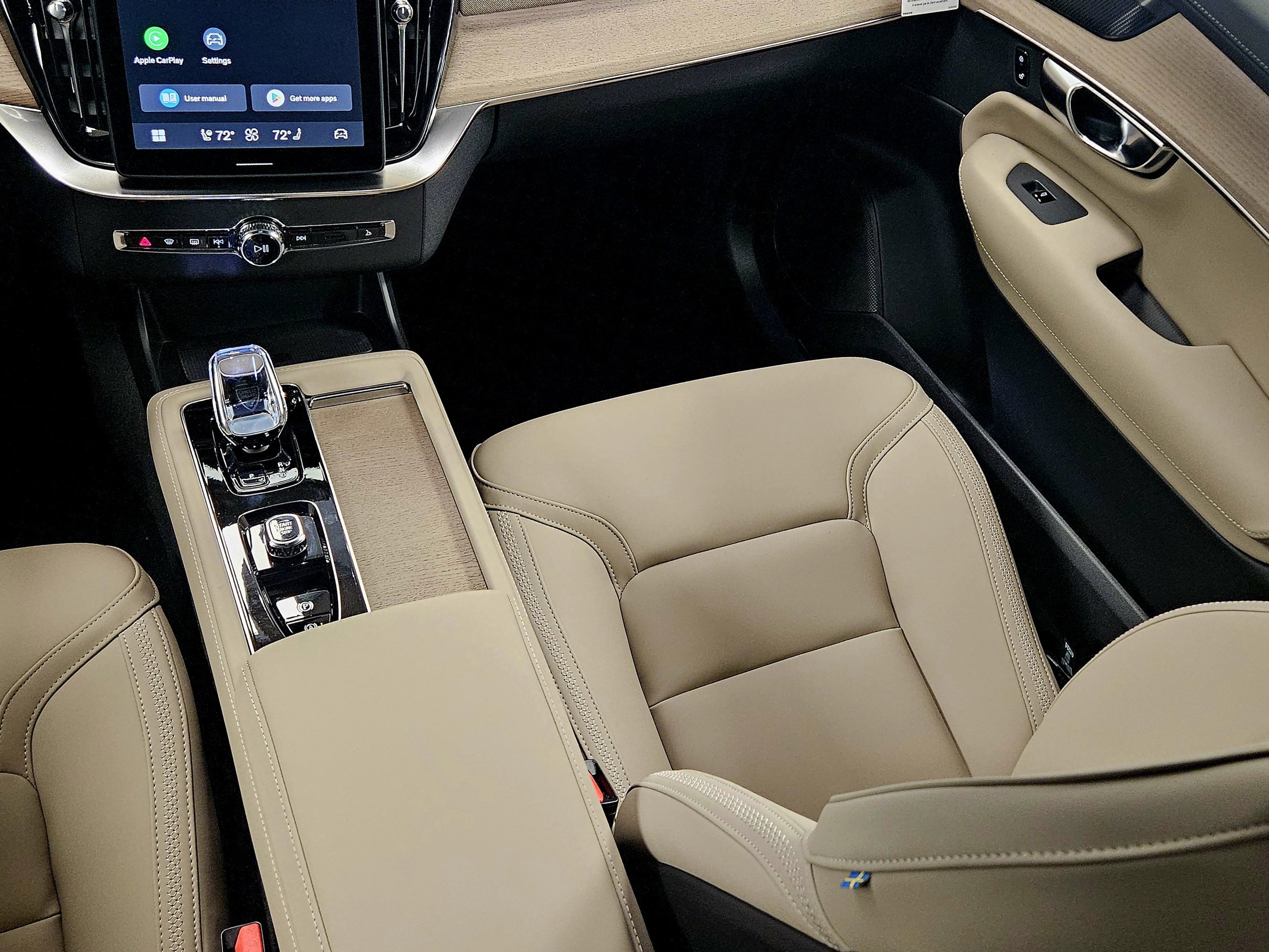 New 2026 Volvo XC90 T8 Plus w/ Protection Package AWD/4WD image 16